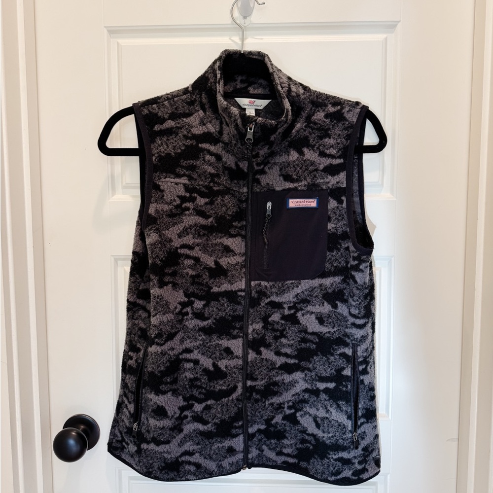 Vineyard Vines Black Charcoal and Light Gray Camo Print Fleece Vest